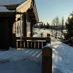 Log With Views Of Jotunheimen Mountains بيت للعطل
