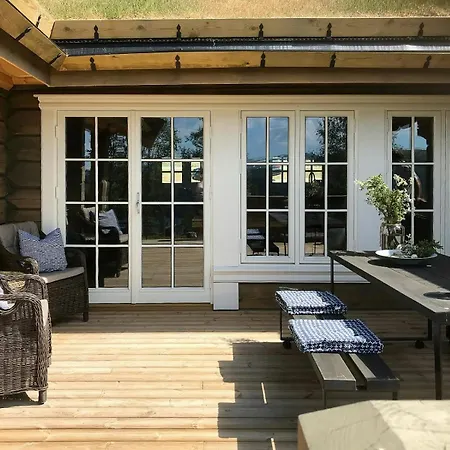 Log With Views Of Jotunheimen Mountains * Gala