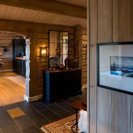 Log With Views Of Jotunheimen Mountains 度假居 *