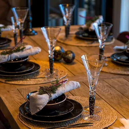 Log With Views Of Jotunheimen Mountains 度假居 *