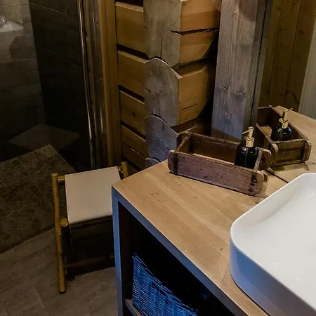 Log With Views Of Jotunheimen Mountains 度假居 *